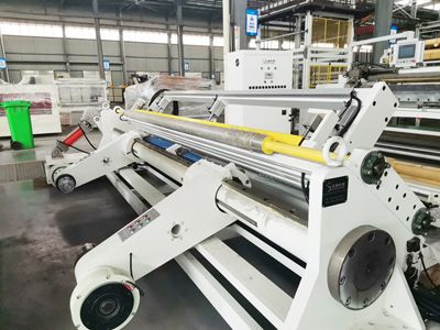 Automatic deviation correction hydraulic unwinding machine